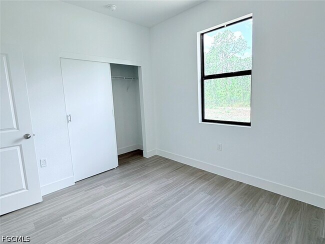Foto del edificio - 1048 Jay Ct