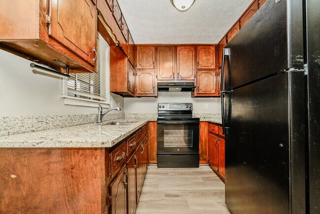 Foto del edificio - 2480 GA-155 N