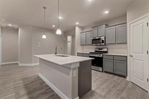 Foto del edificio - 15725 Hazelhurst Ln