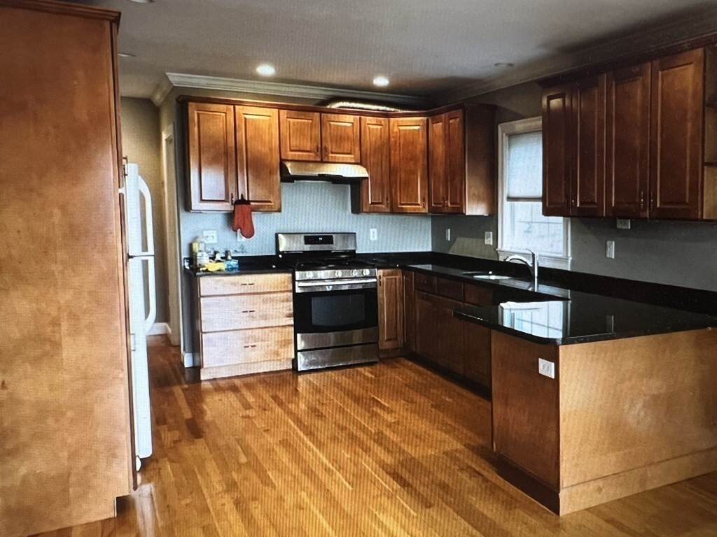 Primary Photo - 38 Carlson St