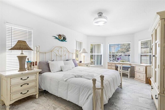 Foto del edificio - 310 SE 47th St