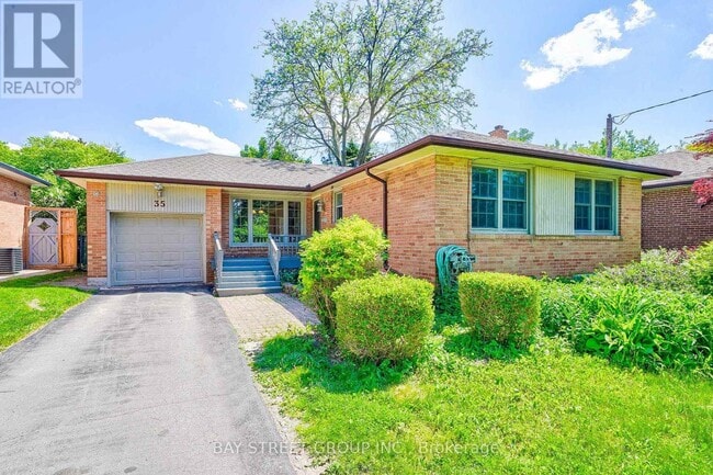 Building Photo - 35 Camwood Crescent