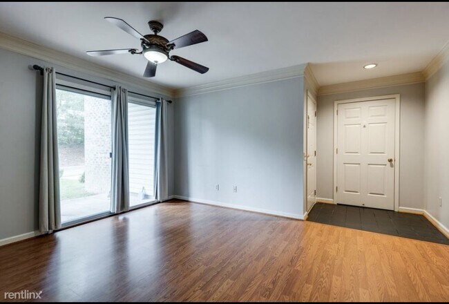 Foto del edificio - 2 br, 2 bath Condo - 470 South Main Street...