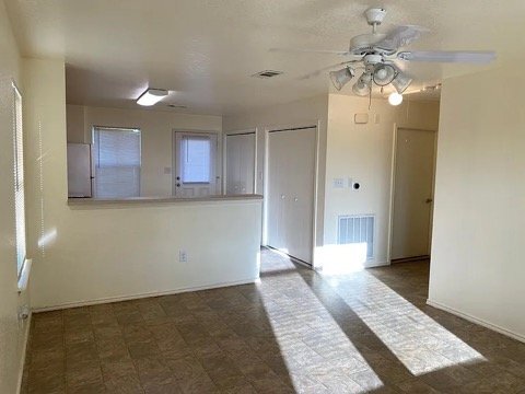 Foto del edificio - 13023 Pleasant Valley Dr