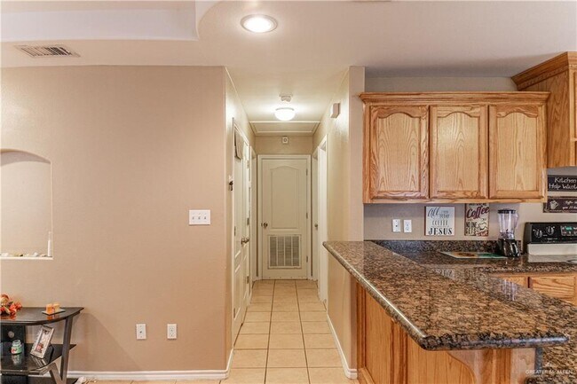 Building Photo - 1614 W Portales Dr