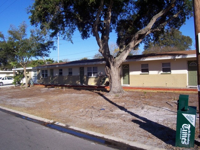 Building Photo - 5925 Fairfield Ave S