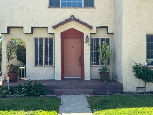 Foto del edificio - 2501 Eucalyptus Ave