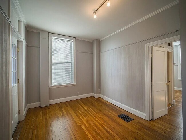 Foto del edificio - 510 E Broadway