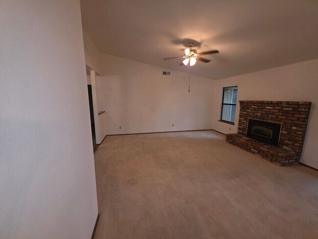 Foto del edificio - Charming Single-Story Home in Lincoln - Av...