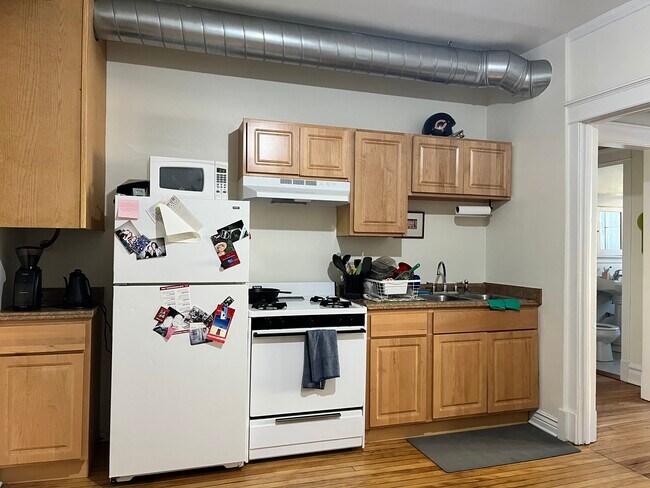Building Photo - 4626 N Lincoln Ave