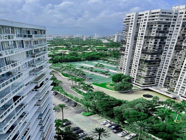 Foto del edificio - 2451 Brickell Ave
