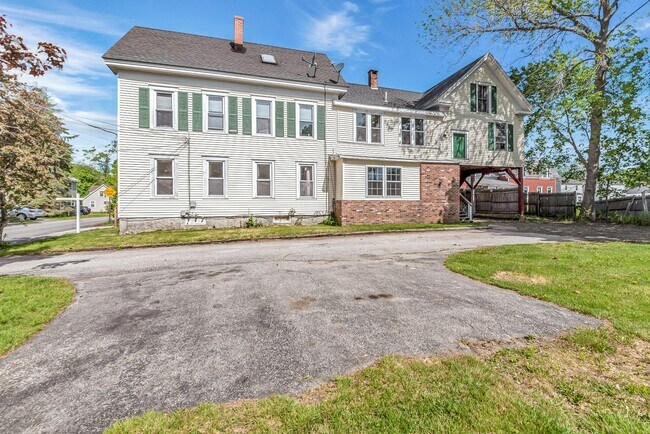 Side View - 179 Pleasant St