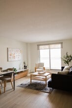 Building Photo - Avalon Park