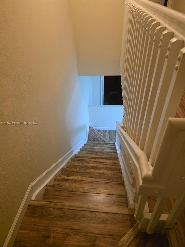 Building Photo - 528 SE 32nd Ave