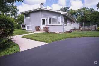 Building Photo - 4320 Bayview Dr