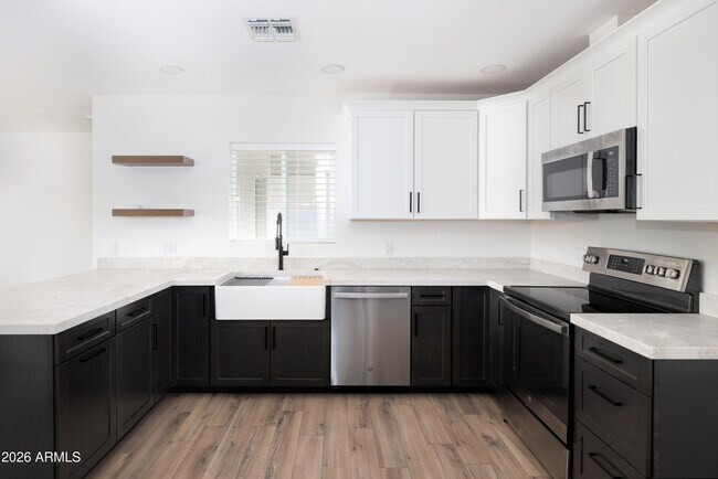 Foto del edificio - 2309 N 82nd St
