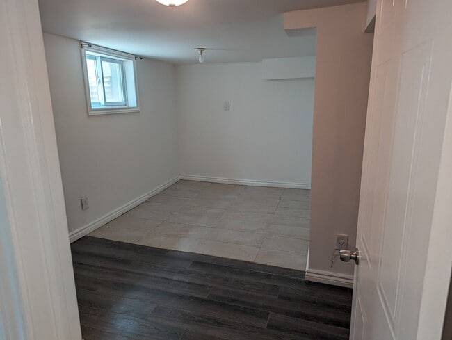 Photo principale - 255 Wallace Av S