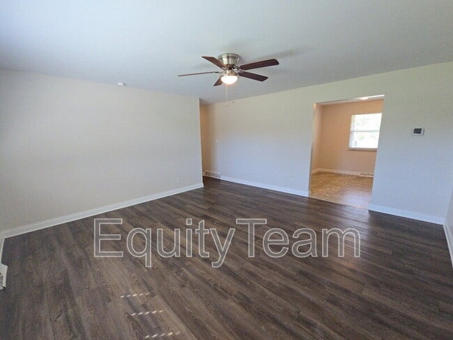 Building Photo - 3517 Mary Ann Dr