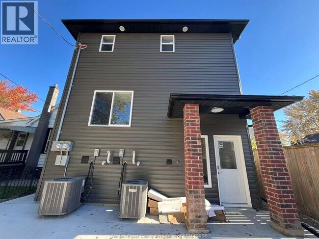 Photo du bâtiment - 917 McKay Ave