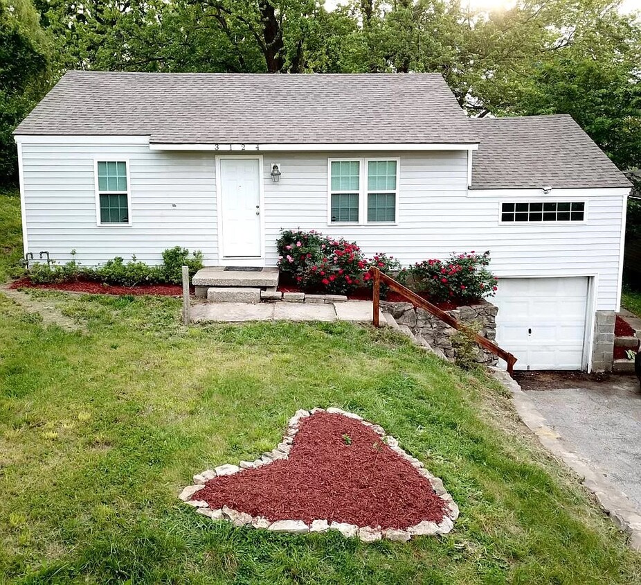 Primary Photo - 3124 Donnelly Ave