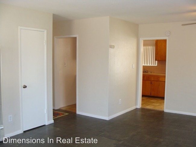 Building Photo - 3 br, 1 bath House - 703 W. Chase Avenue