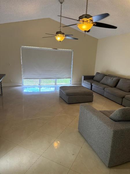 Foto del edificio - 5201 SW 31st Ave