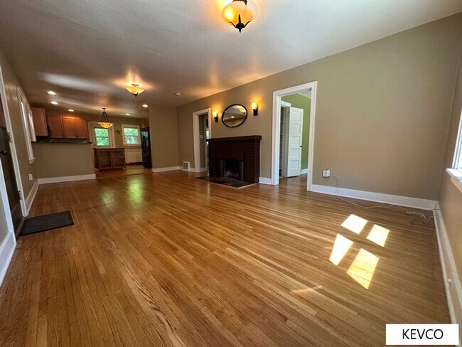 Building Photo - 115 Sylvan Ct