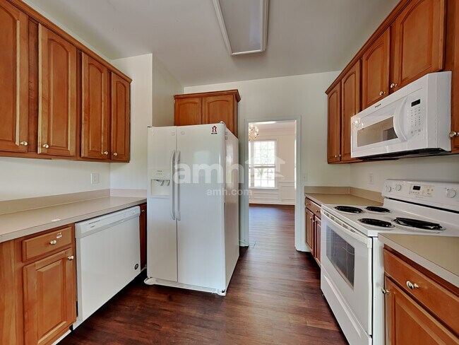 Foto del edificio - 341 Surrywood Dr