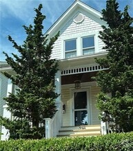 Building Photo - 318 Highland Ln