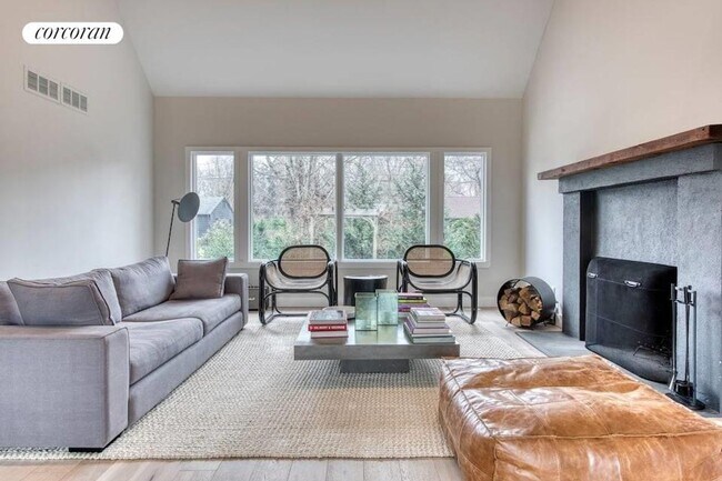 Foto del edificio - 27 Maple Ln
