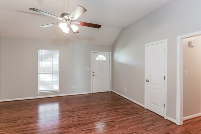 Foto del edificio - 1329 Annesdale Dr