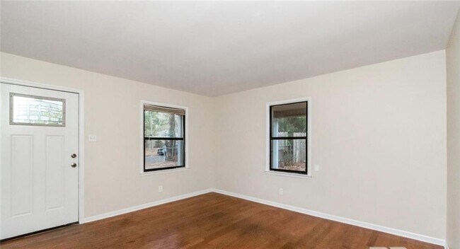 Foto del edificio - 2655 N Harbor Dr