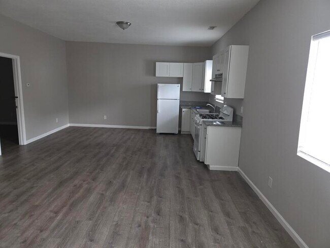 Foto del edificio - 1348 S Belmont Ave