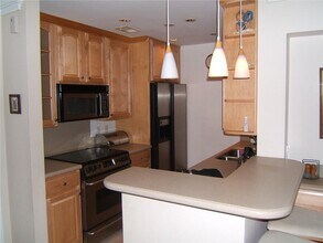 Building Photo - 4209 Pine Heights Dr NE