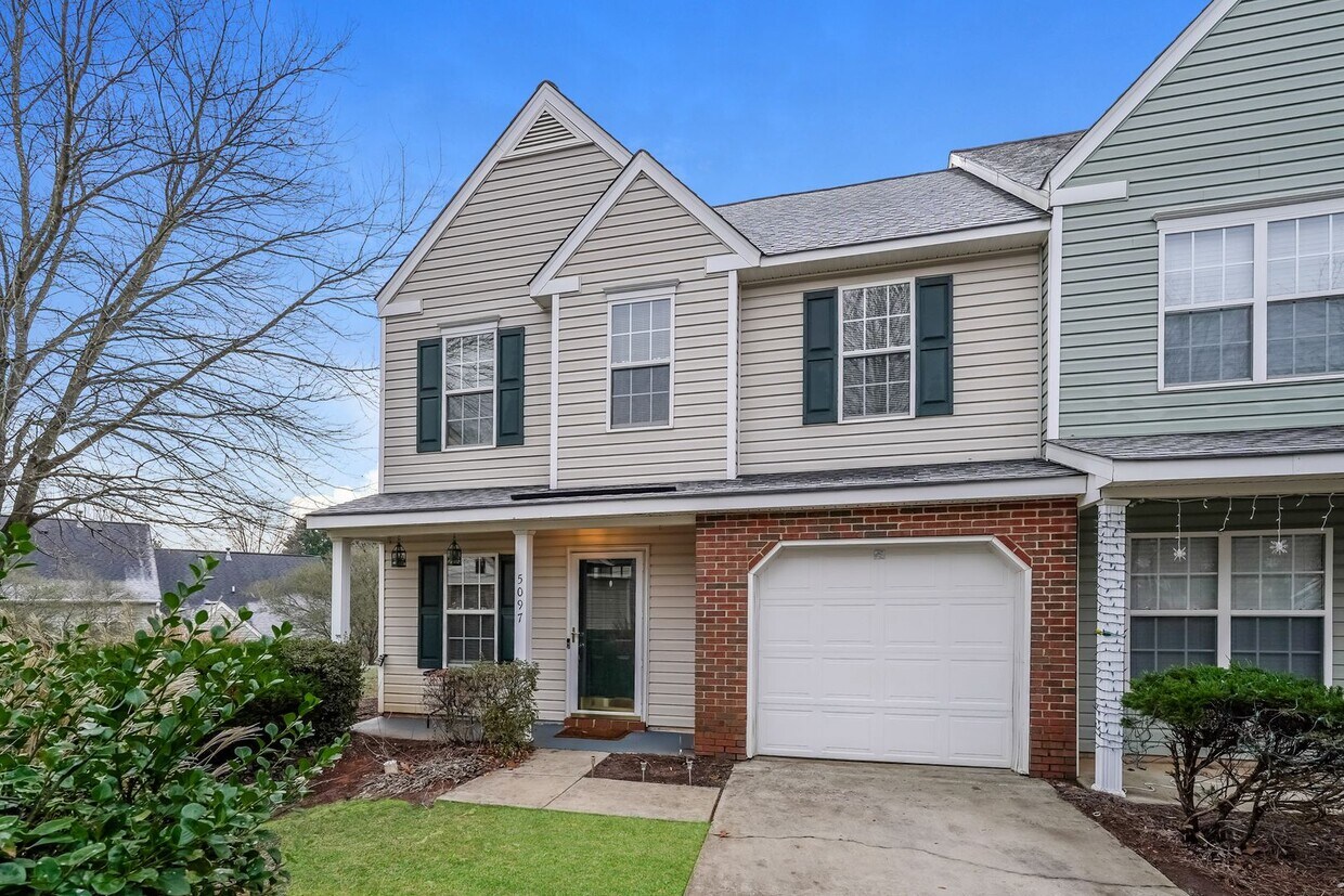 Foto principal - Rachel's Keep Townhomes