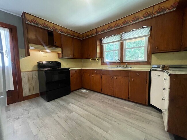 Building Photo - 1308 Hampton Ave