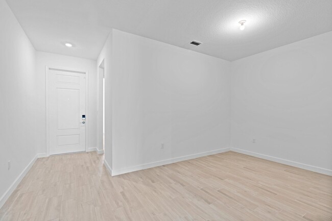 Building Photo - 5807 Shining Sea Ct