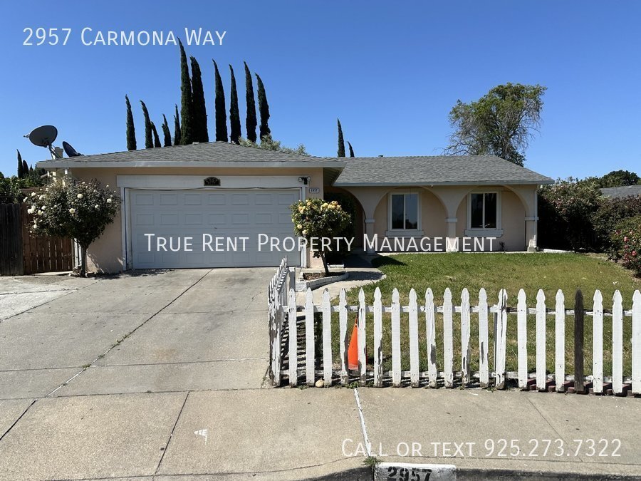 Foto principal - Well Kept 4 Bedroom, 2 Bathroom Single Lev...