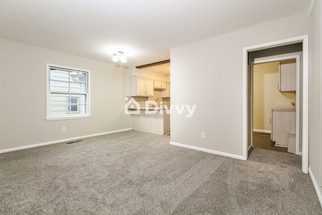 Building Photo - 1532 Southeast Blvd, Salem, OH 44460