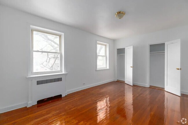 Building Photo - 457 W State St