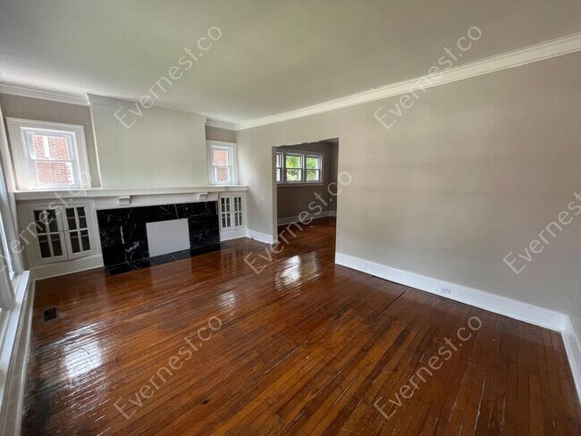 Foto del edificio - 163 Tuxedo St