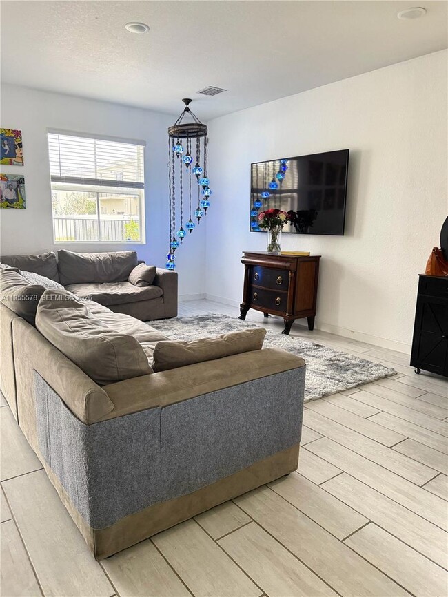 Building Photo - 1783 SE 7th Ter