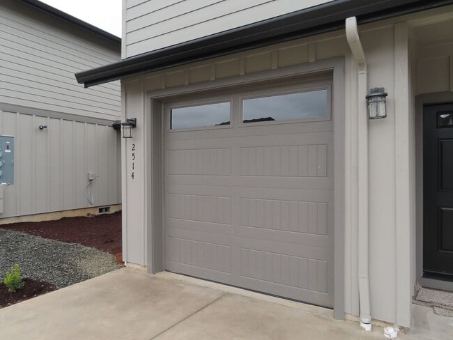 Building Photo - 2514 Justine Ln