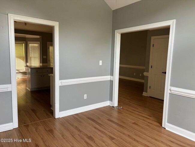 Foto del edificio - 4434 Surrey Meadows Dr