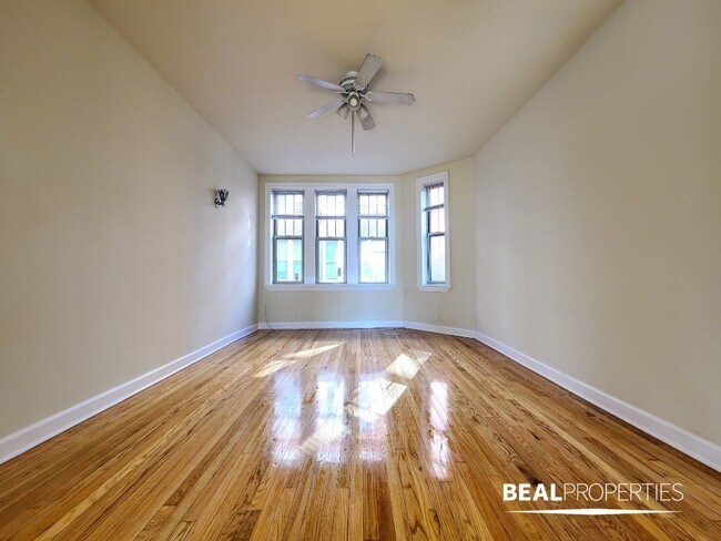 Foto del edificio - 560 W Aldine Ave