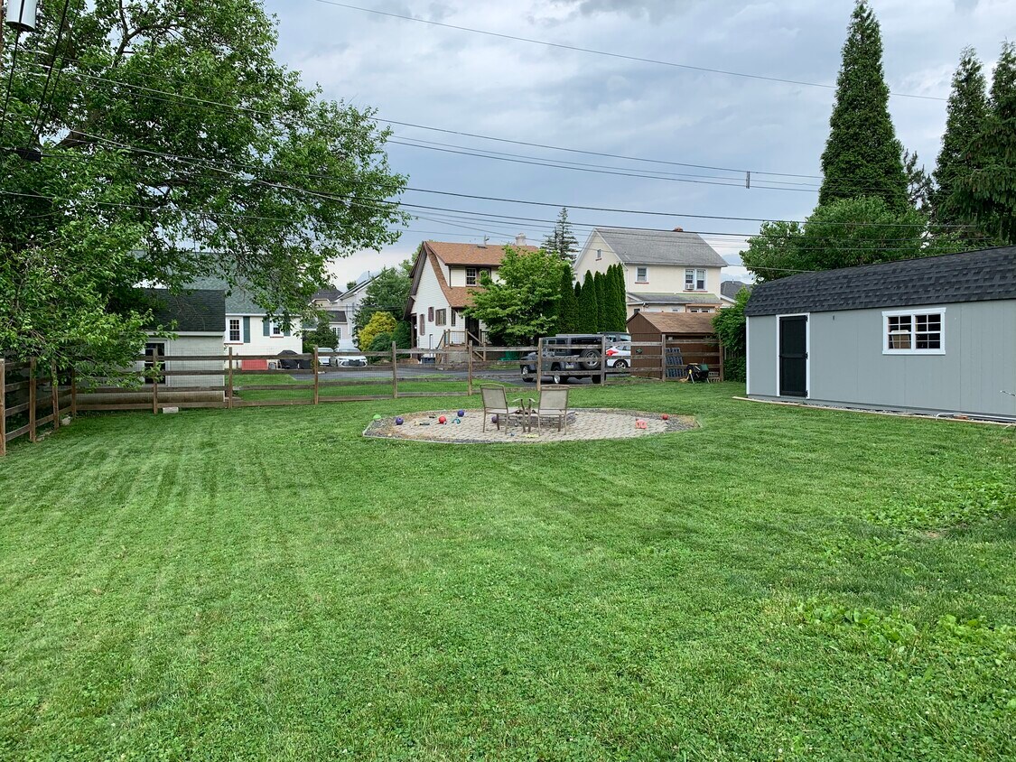 417 Perkiomen Ave, Phoenixville, PA 19460 House Rental in