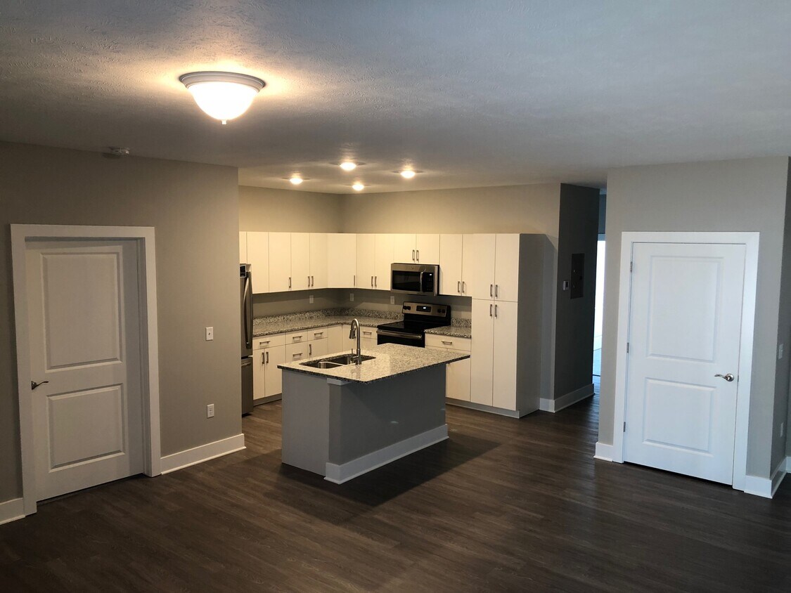 Primary Photo - 3206 Brookside Dr