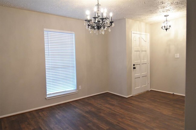 Foto del edificio - 13418 Wimbledon Oaks Dr