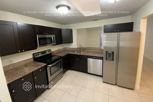 Foto del edificio - 6104 Strawberry Lakes Cir