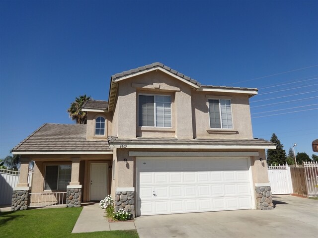 Building Photo - 8409 Hemlock Ct